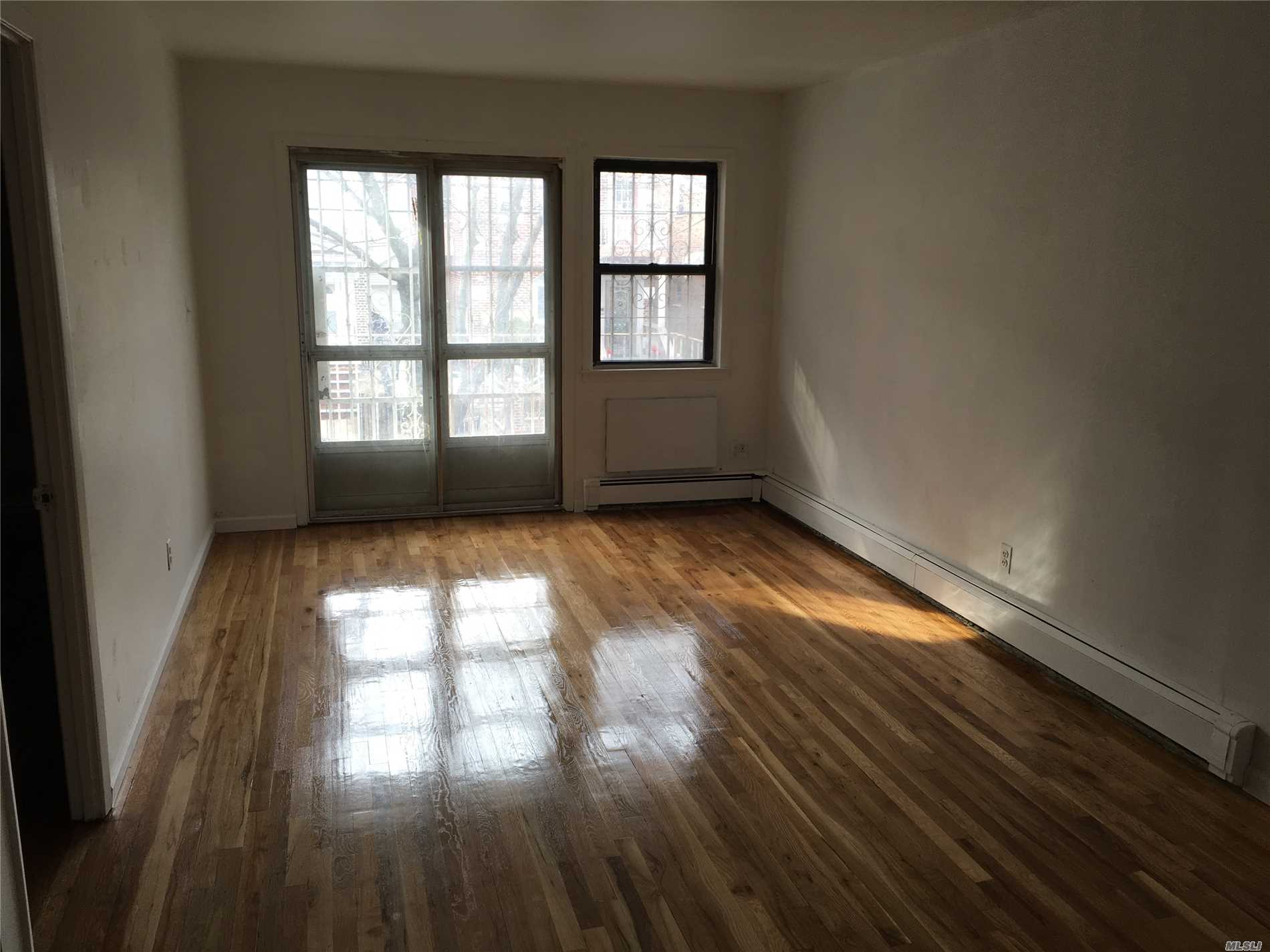 #1 photo, 40-81 Denman Street, كوينز Elmhurst , NY 11373