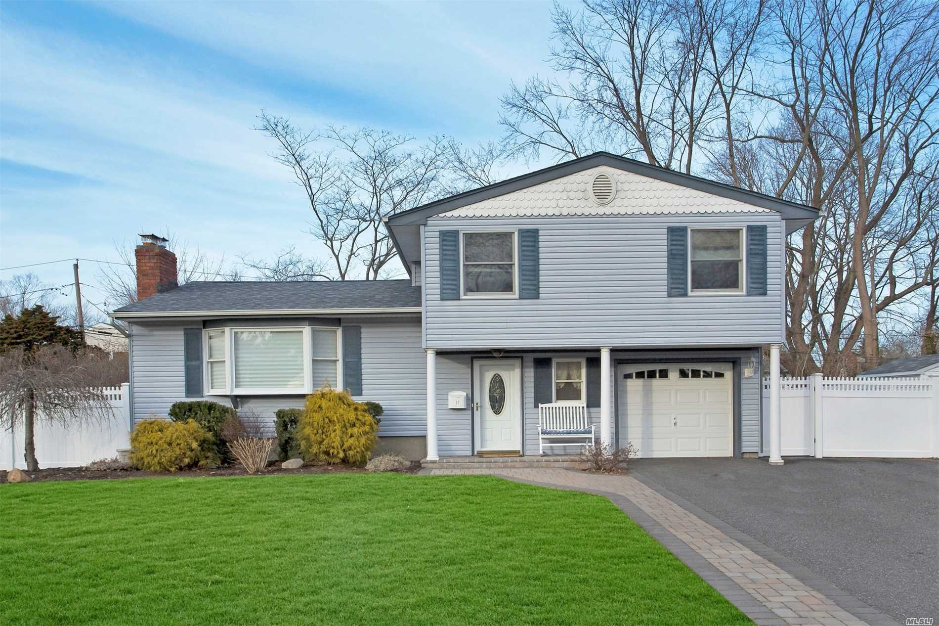 #1 photo, 17 Elderwood Lane, Melville , NY 11747