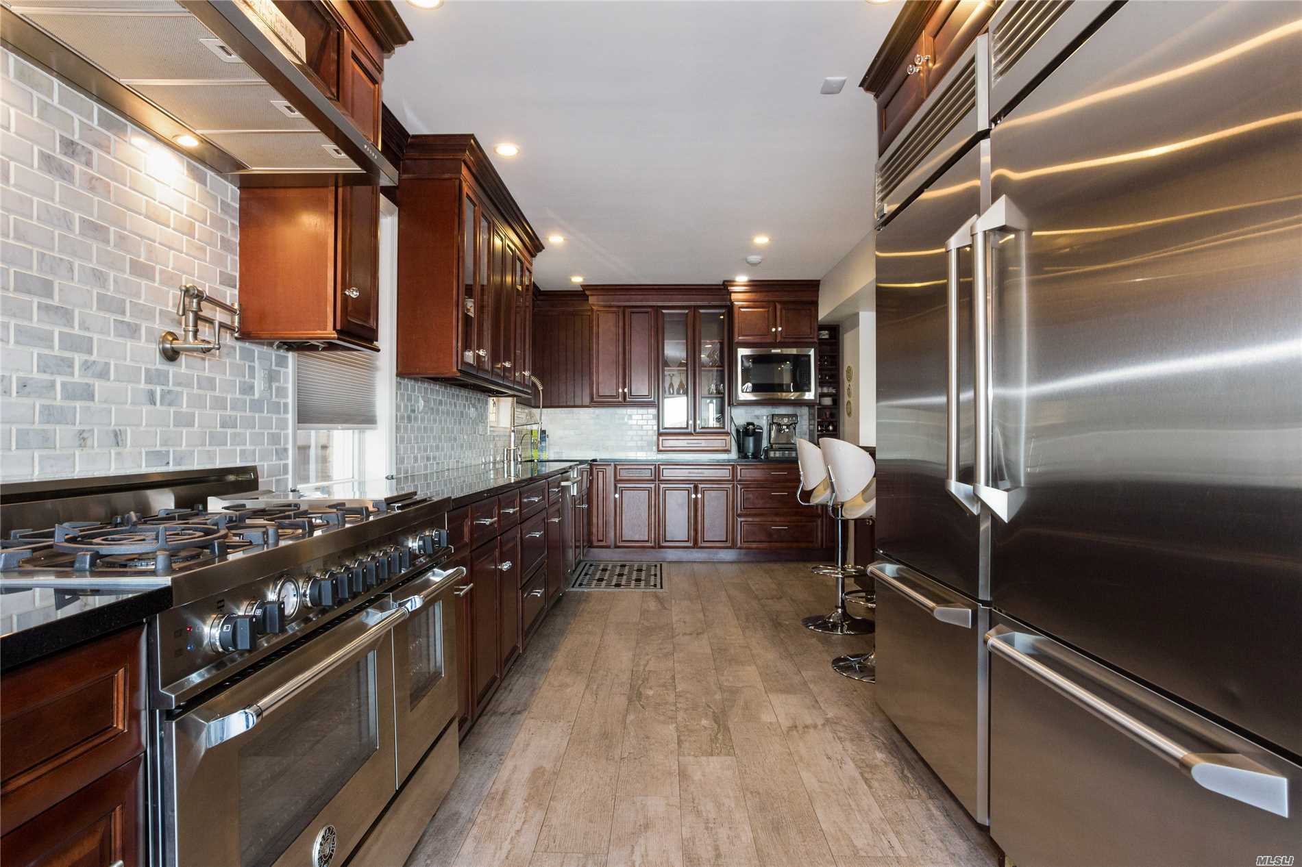 #1 photo, 1111 W Park Avenue, Long Beach , NY 11561