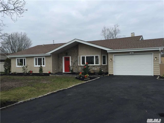 #1 photo, 5 Lagoon Drive, सफ़ोक काउंटी Copiague , NY 11726