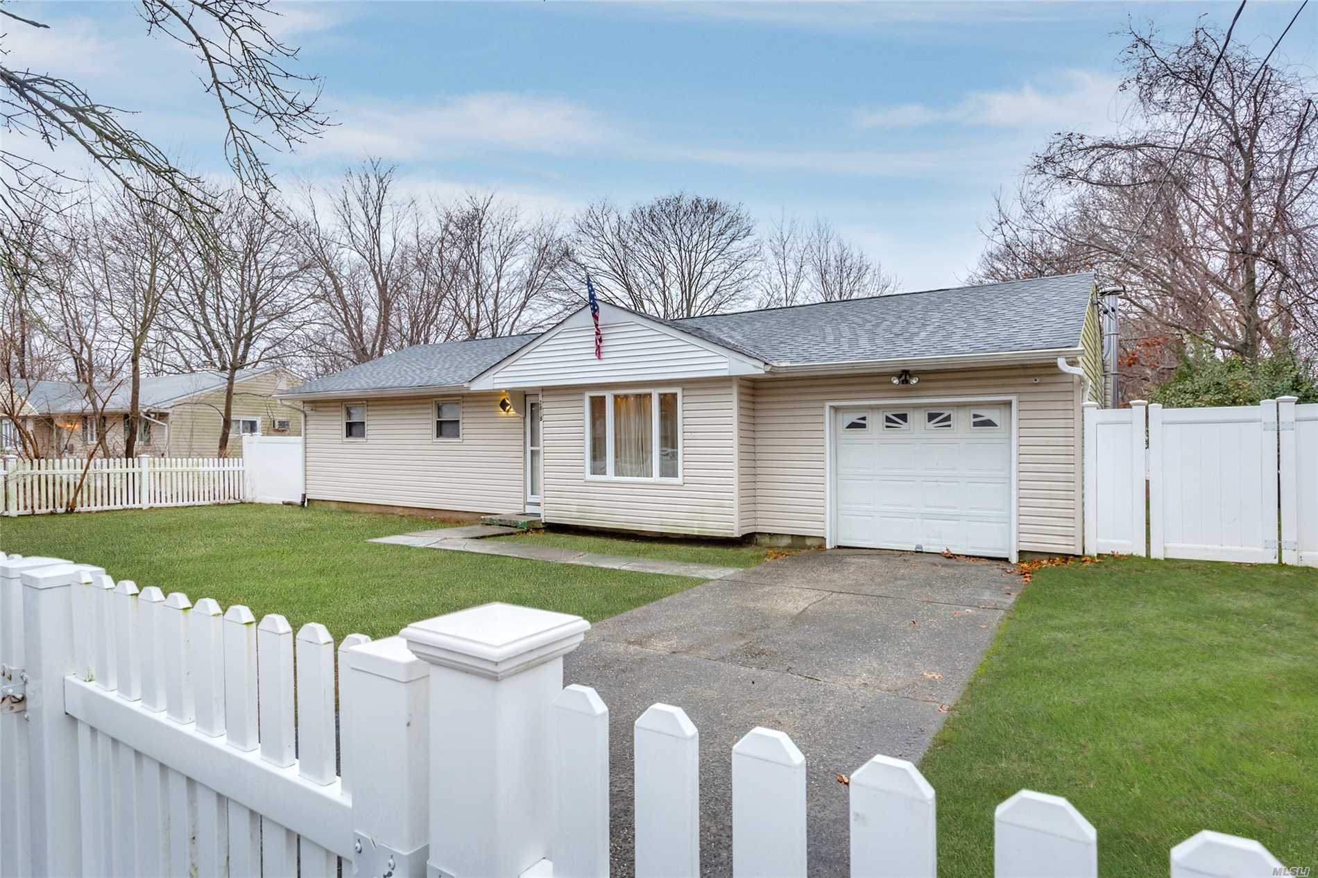 #1 photo, 2818 Eagle Avenue, Medford , NY 11763