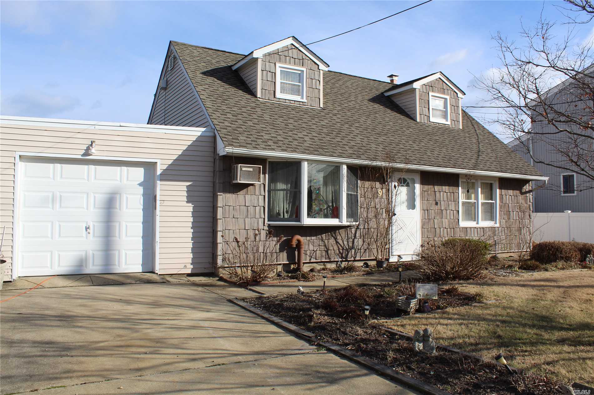 #1 photo, 9 Delta Road, Massapequa , NY 11758