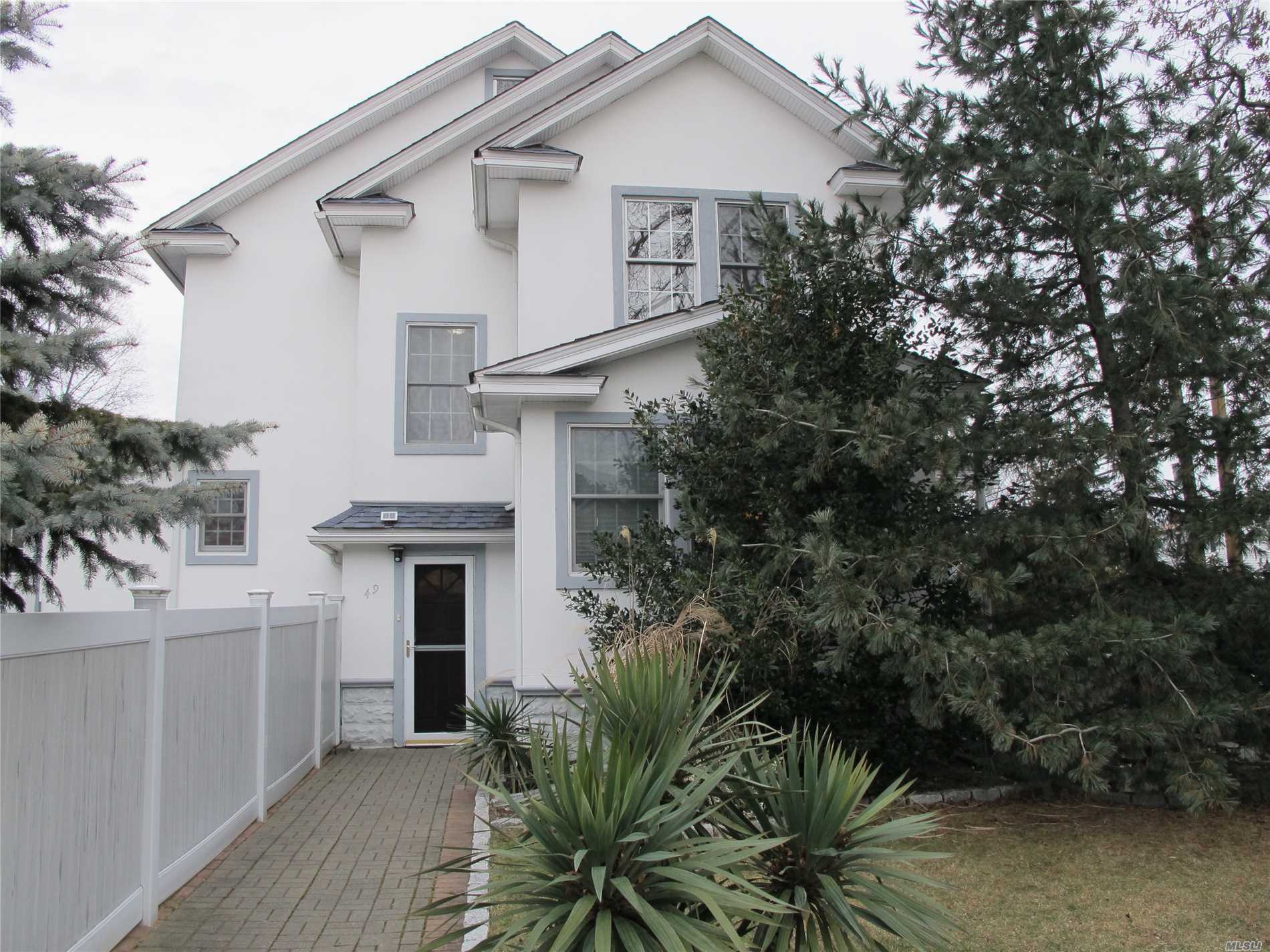 #1 photo, 49 Dubois Avenue, ナッソー郡 Valley Stream , NY 11581