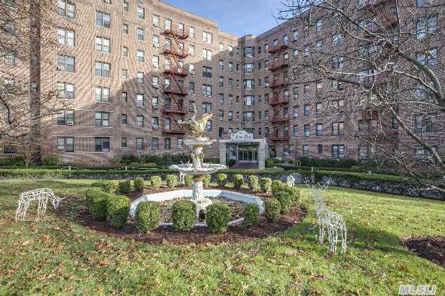 #1 photo, 84-01 Main St, Briarwood , NY 11435