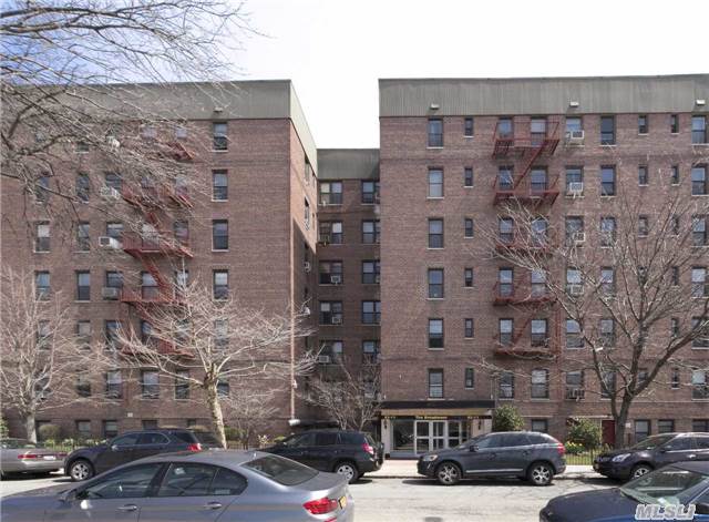 #1 photo, 83-11 139th St, Briarwood , NY 11435