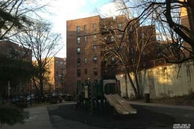 #1 photo, 140-18 Burden Crescent, Briarwood , NY 11435