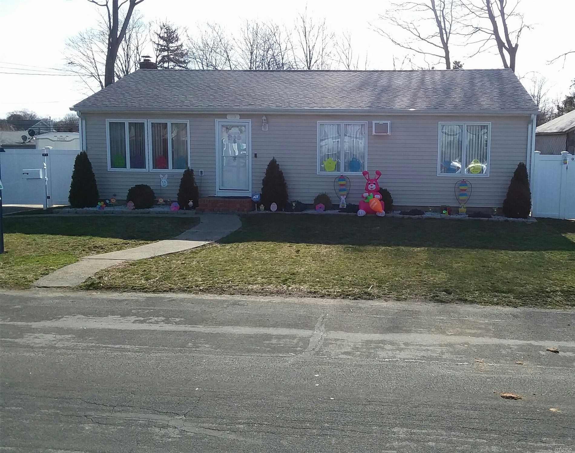 #1 photo, 23 Franklin Avenue, 东长岛 鹿园 Deer Park , NY 11729