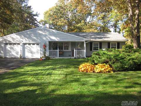 #1 photo, 12 Greenbrier Ave, Farmingville , NY 11738