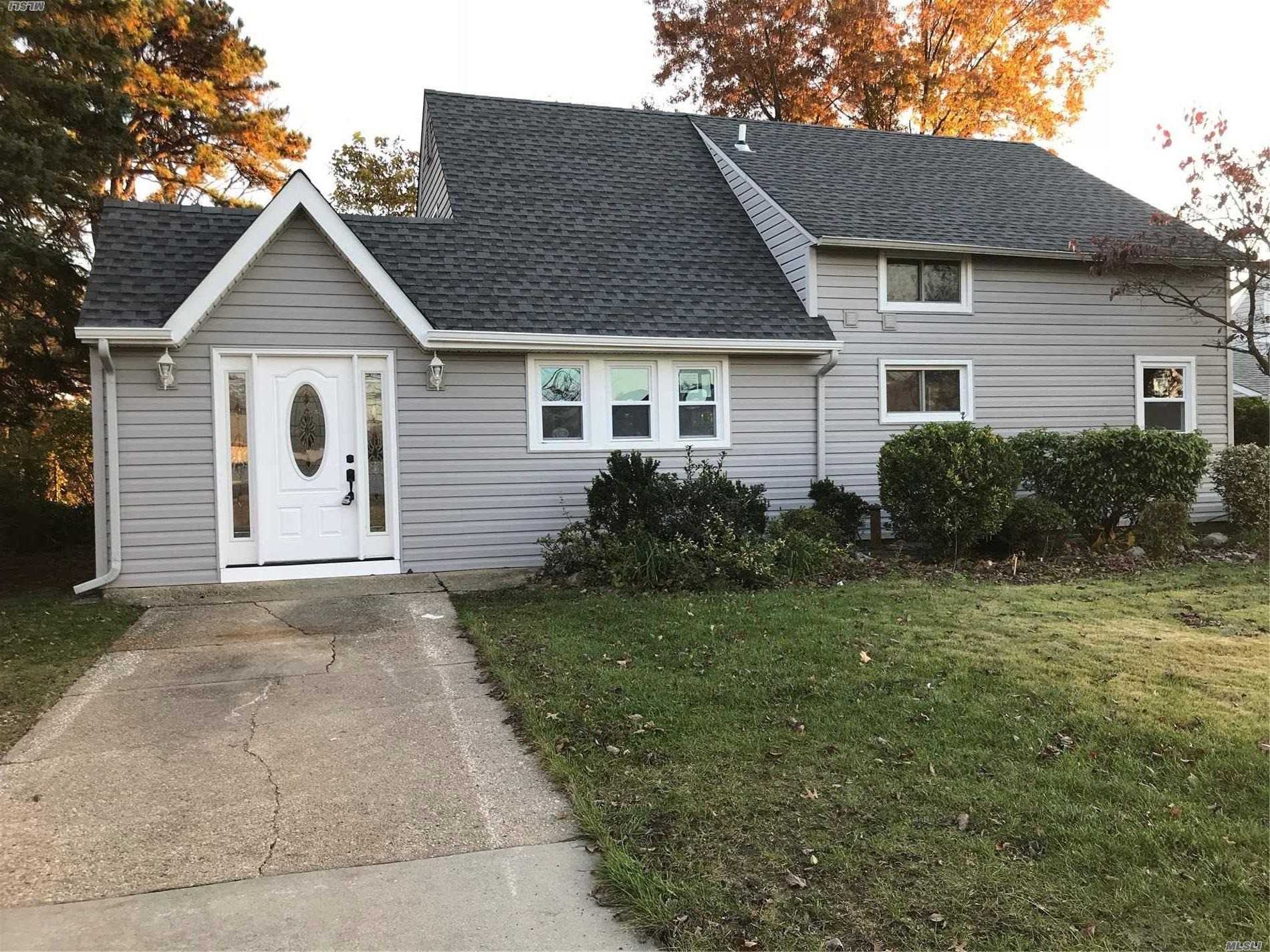 #1 photo, 68 Arrow Lane, ナッソー郡 Hicksville , NY 11801