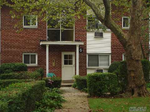 #1 photo, 125 Hempstead Garden Dr, ناسو W. Hempstead , NY 11552