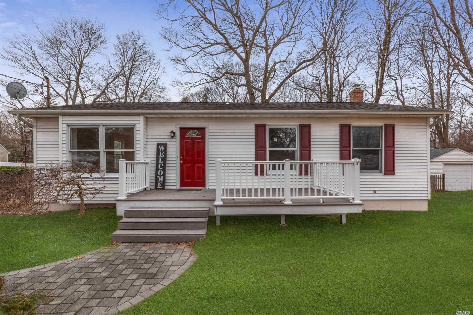 #1 photo, 20 Lynbrook Dr, Sound Beach , NY 11789