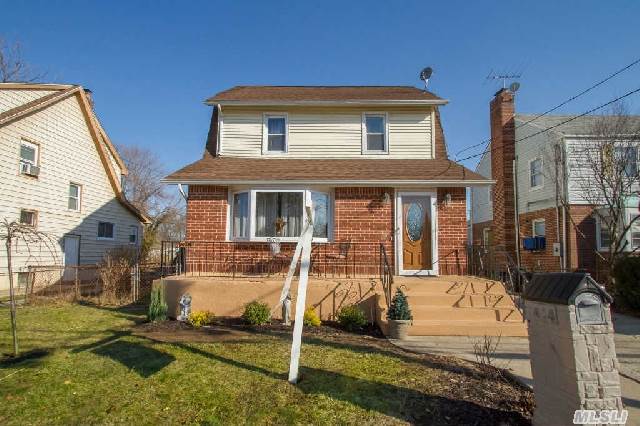 #1 photo, 414 Linden Street, ナッソー郡 Bellmore , NY 11710