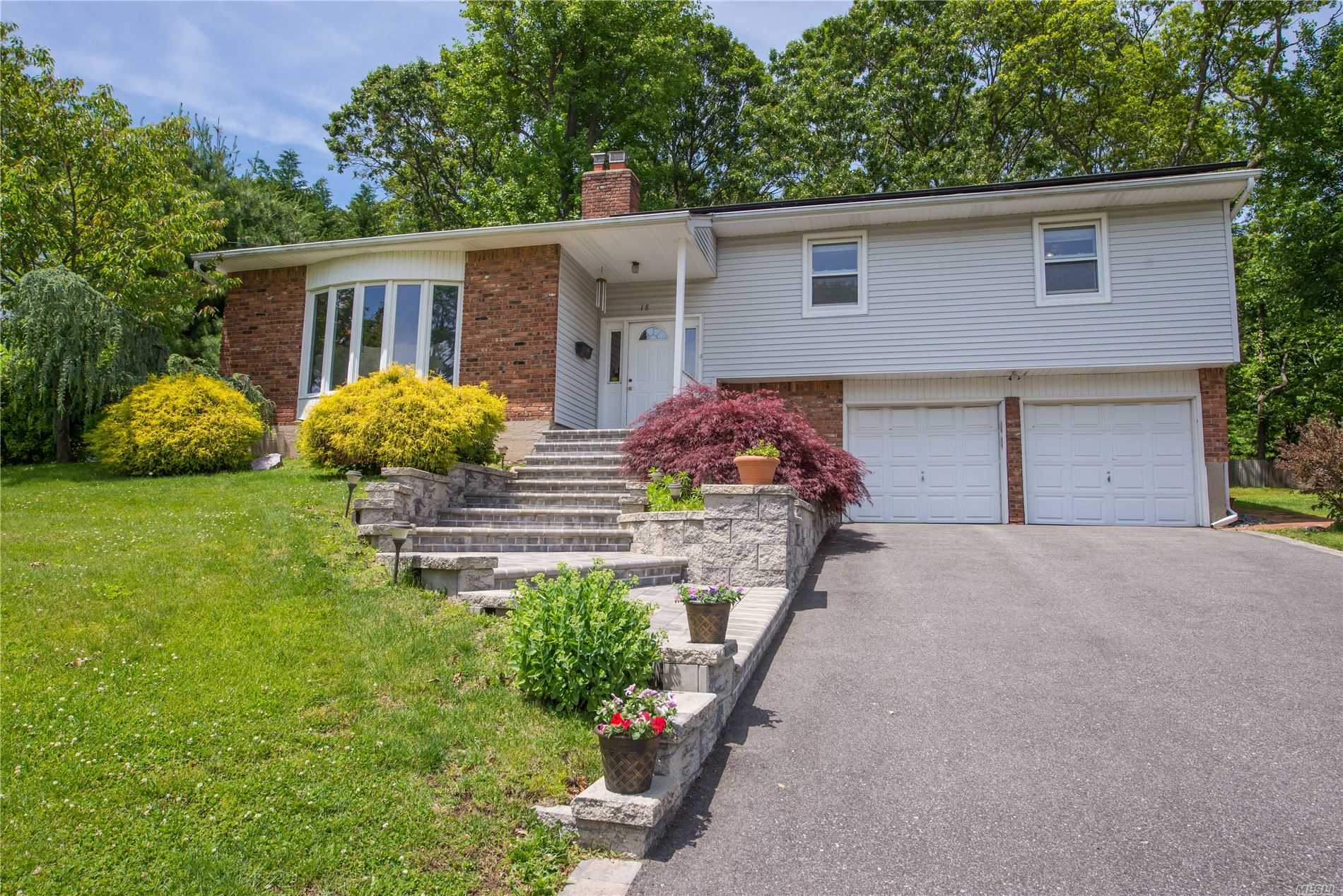 #1 photo, 18 Long Ridge Road, 長島 Plainview , NY 11803