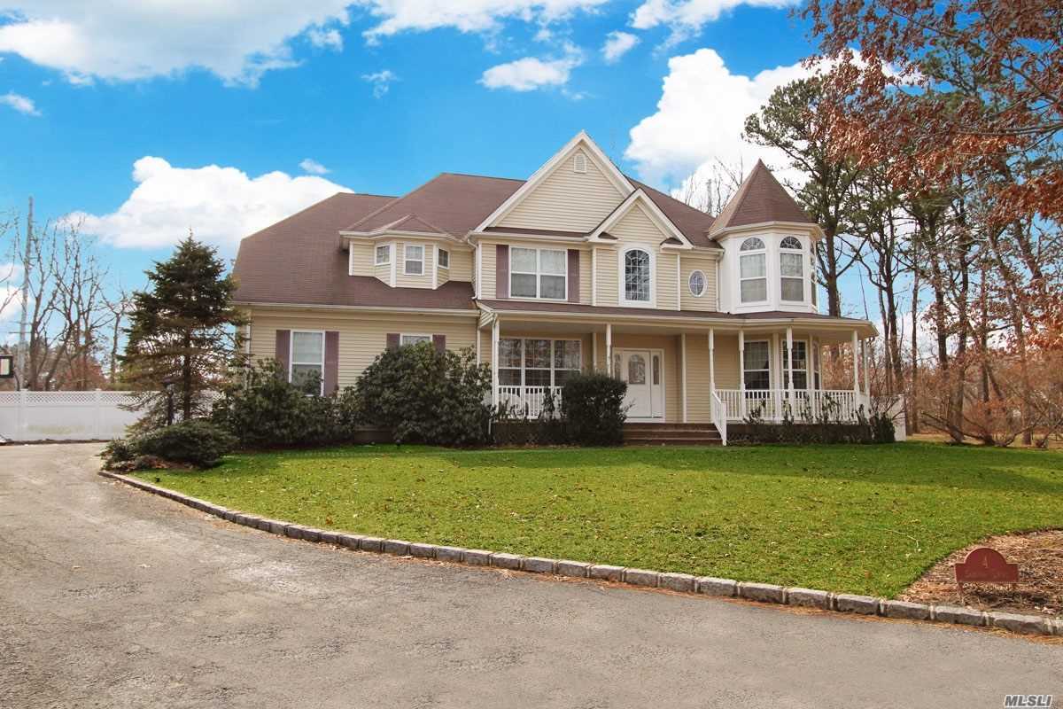 #1 photo, 4 Sabrina Drive, サフォーク郡 Eastport , NY 11941