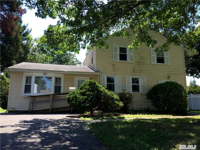 #1 photo, 114 Aspinwall Street, নাসাউ কাউন্টি Westbury , NY 11590