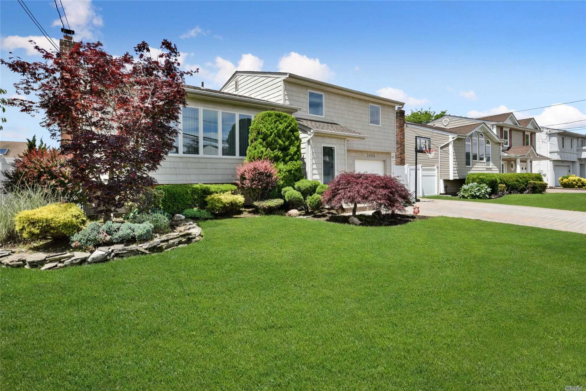 #1 photo, 3006 Susan Road, Bellmore , NY 11710