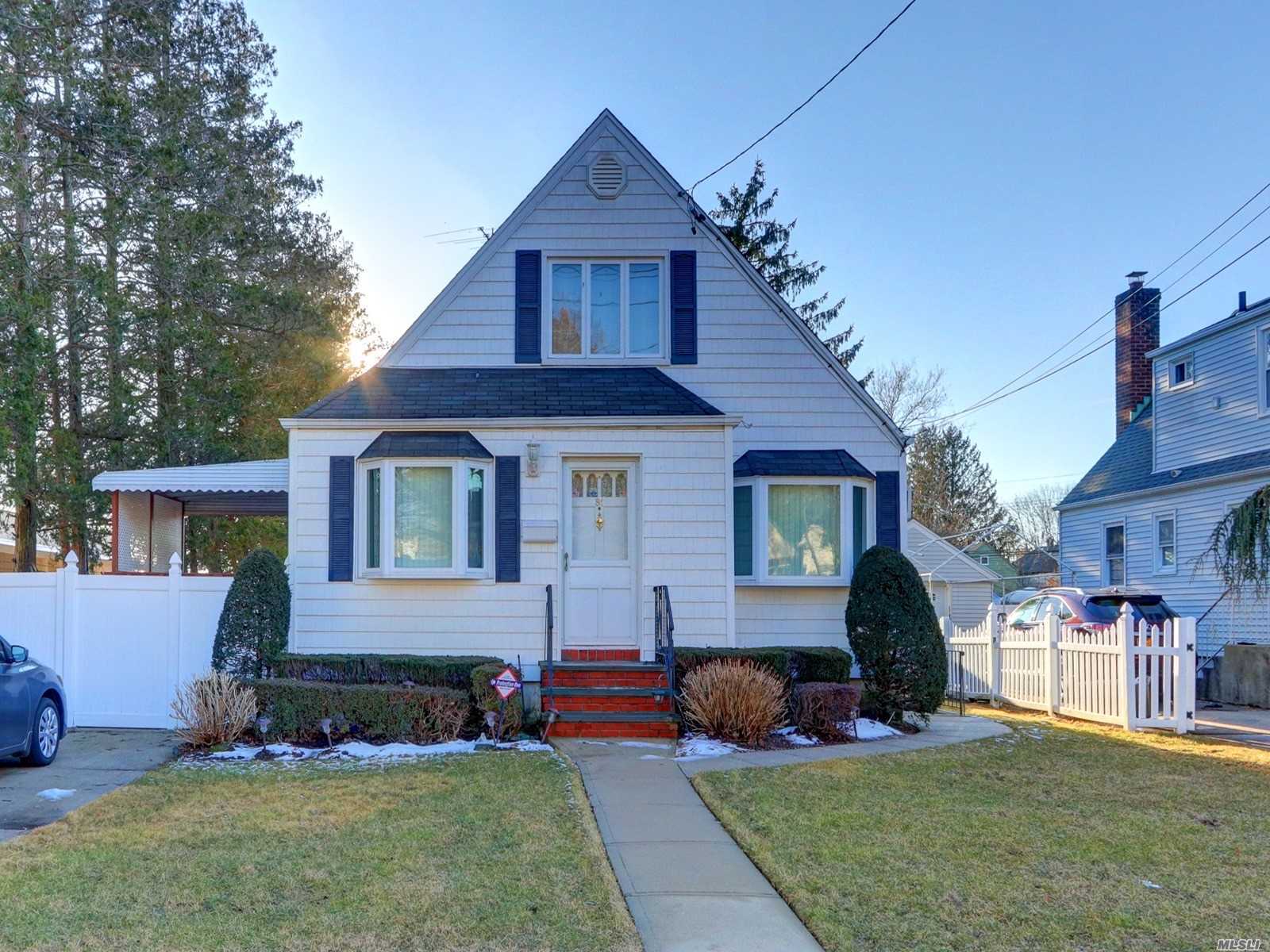 #1 photo, 81 4th Avenue, ناسو Garden City Park , NY 11040