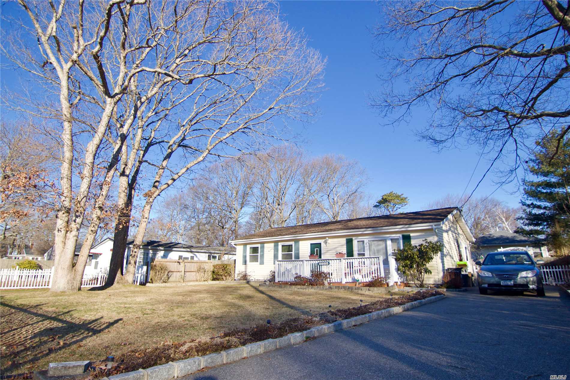 #1 photo, 71 Sherwood Drive, 東長島 Mastic Beach , NY 11951