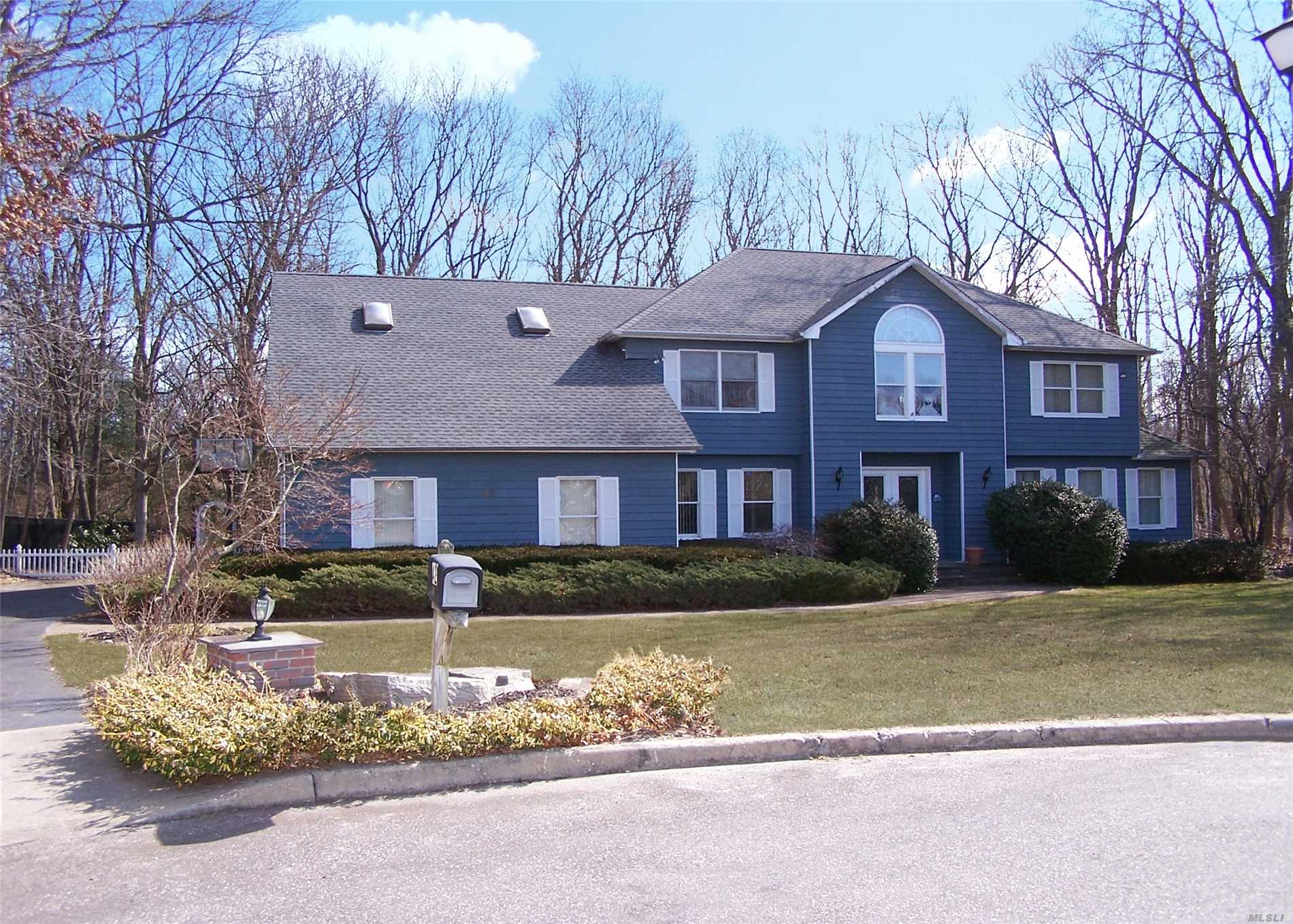 #1 photo, 42 Niagara Street, サフォーク郡 Miller Place , NY 11764