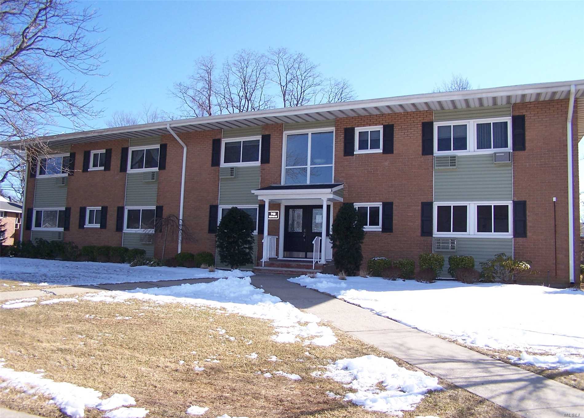 #1 photo, 742 Deer Park Avenue, North Babylon , NY 11703