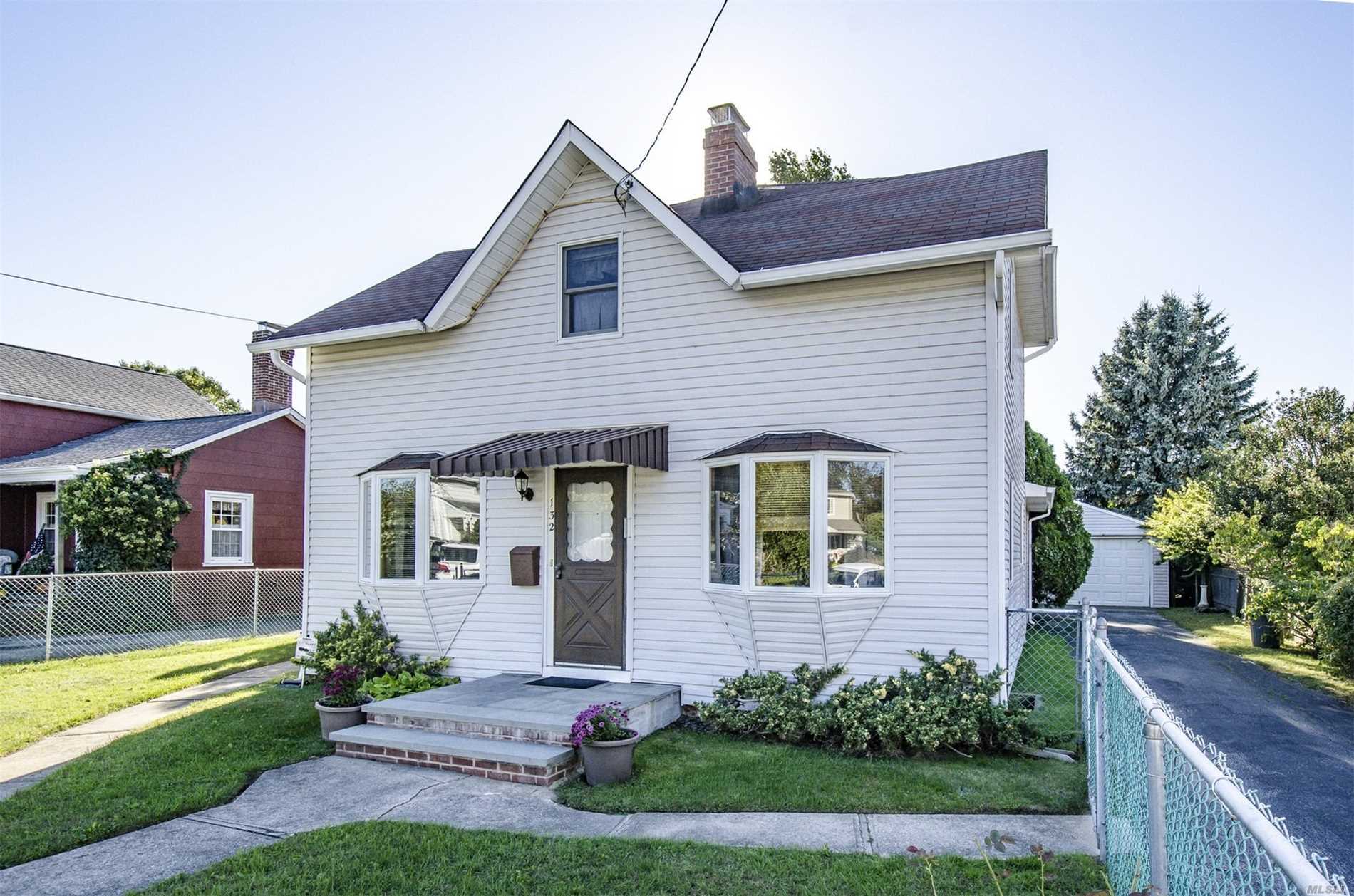 #1 photo, 132 Union Avenue, Islip , NY 11751