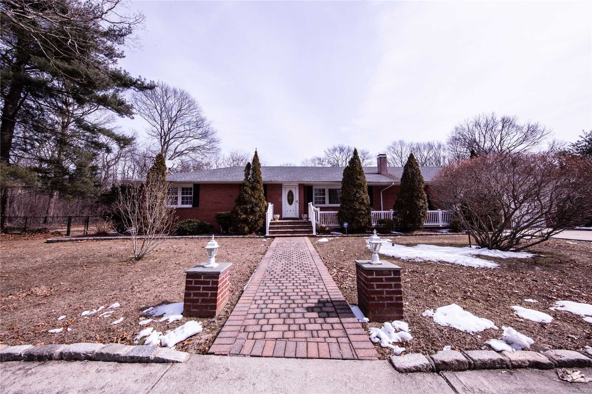 #1 photo, 181 Oak Street, Саффолк ‖ Medford , NY 11763