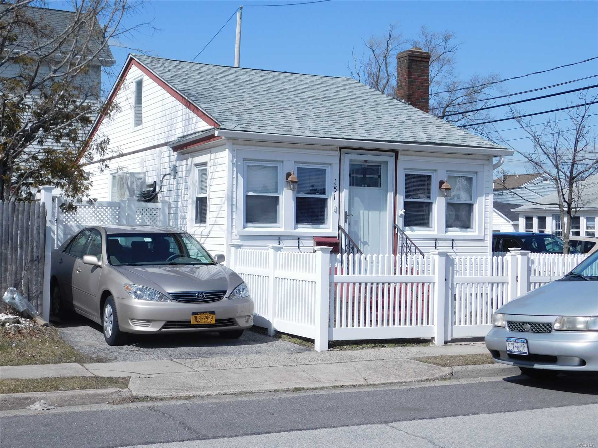 #1 photo, 151 Lawson Avenue, ナッソー郡 East Rockaway , NY 11518