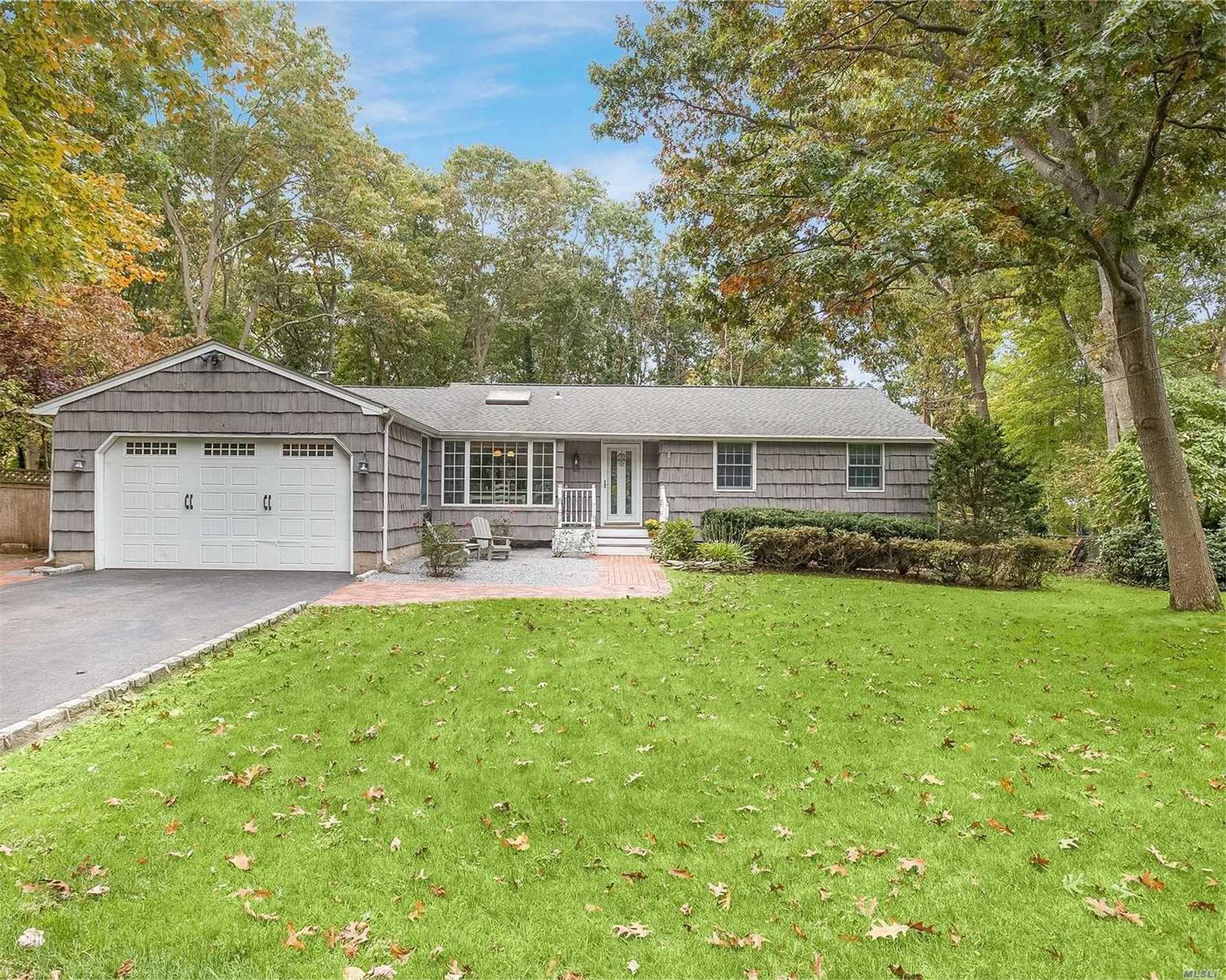 #1 photo, 8 Corie Court, 롱 아일랜드 Port Jefferson , NY 11777