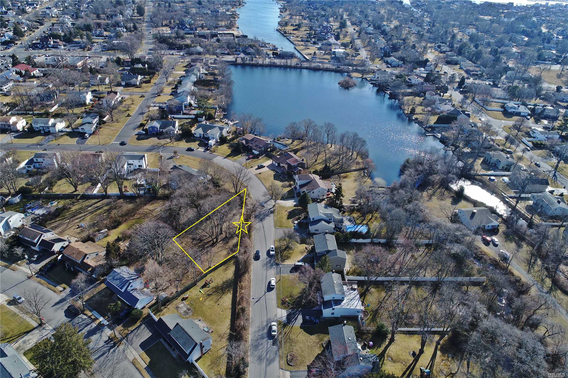 #1 photo, 487 Everdell Avenue, West Islip , NY 11795