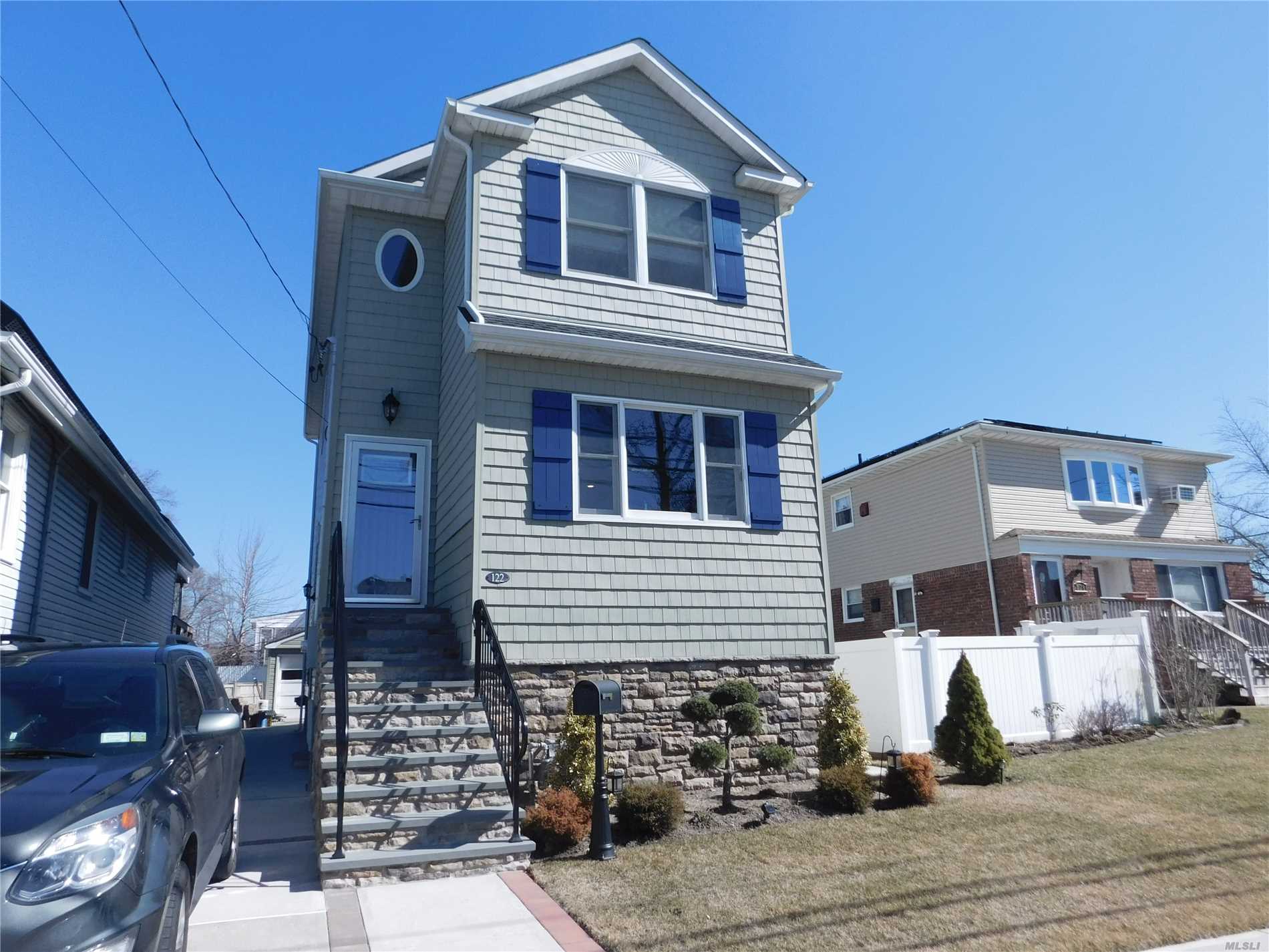 #1 photo, 122 Lawson Avenue, ナッソー郡 East Rockaway , NY 11518