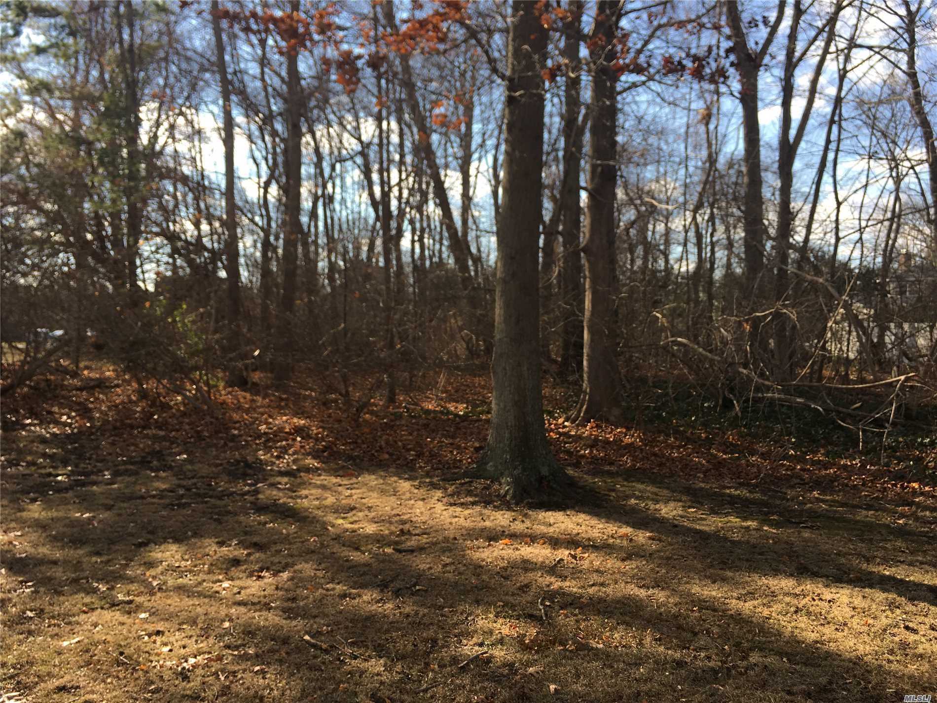 #1 photo, 79 Lynncliff Road, Hampton Bays , NY 11946