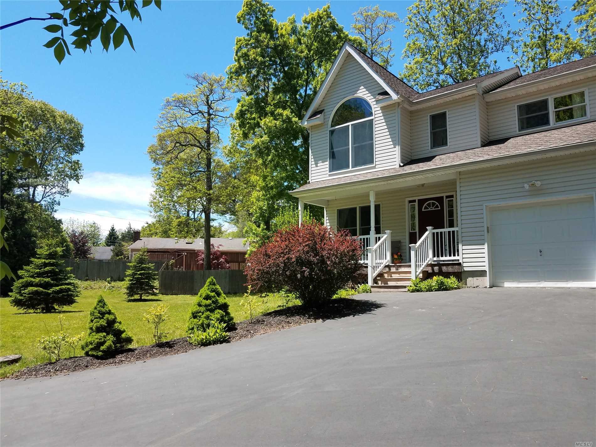 #1 photo, 5 Beach Road, Wading River , NY 11792