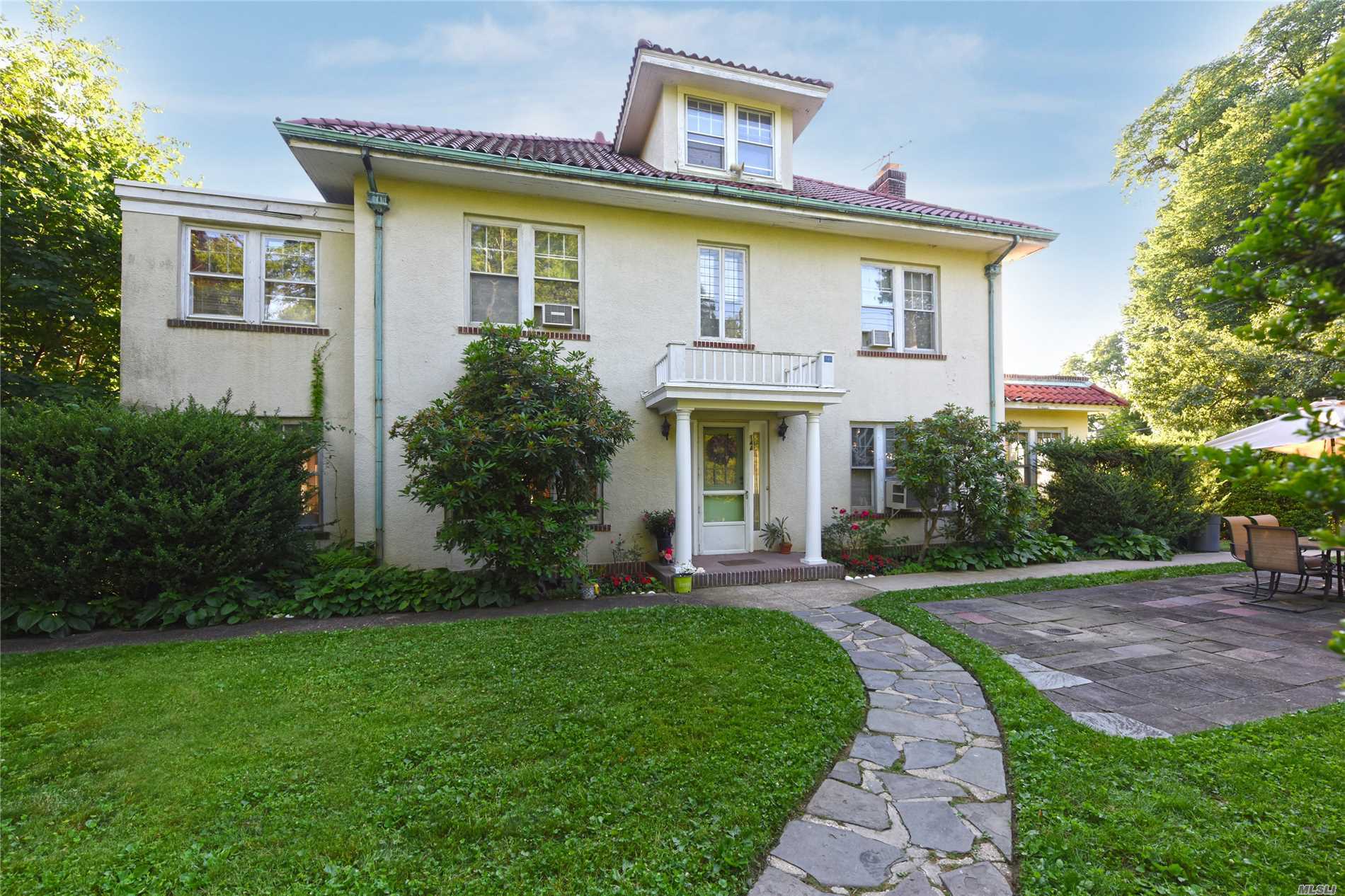 #1 photo, 144 Center Drive, كوينز Douglaston , NY 11363