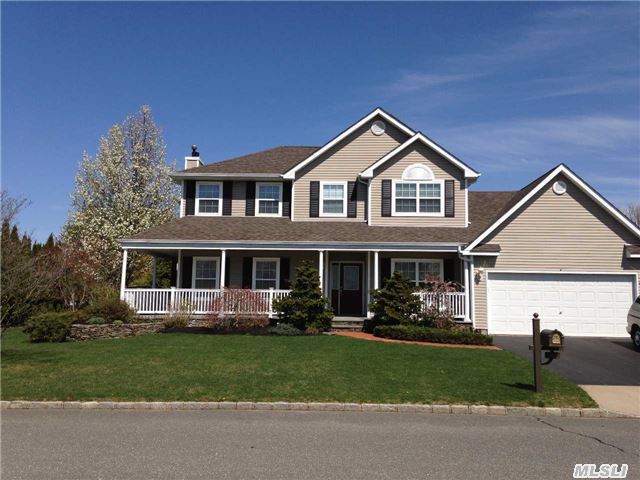 #1 photo, 19 Laurel Lane, מחוז סאפוק Holtsville , NY 11742