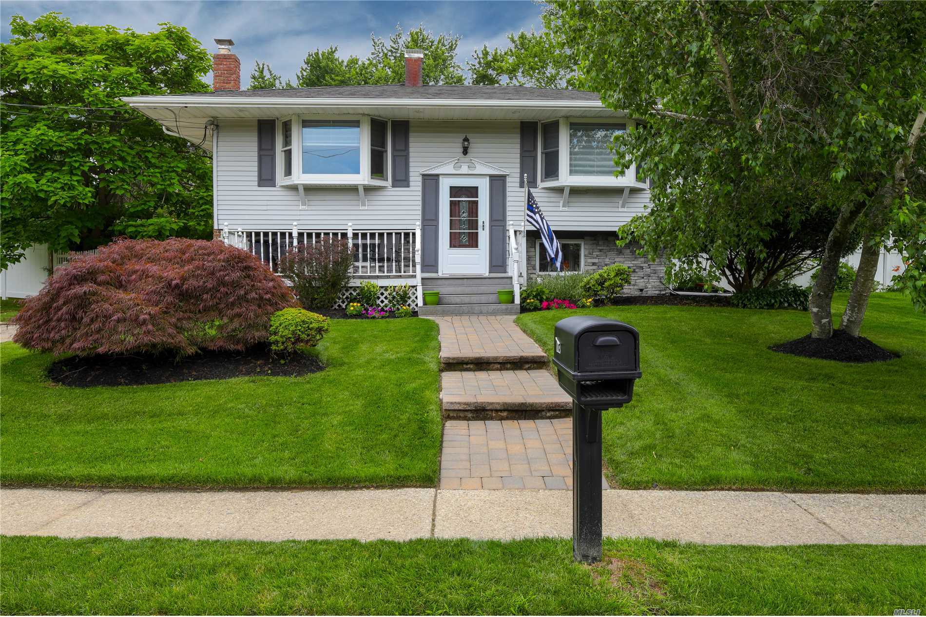 #1 photo, 18 Buckskin Lane, サフォーク郡 Selden , NY 11784