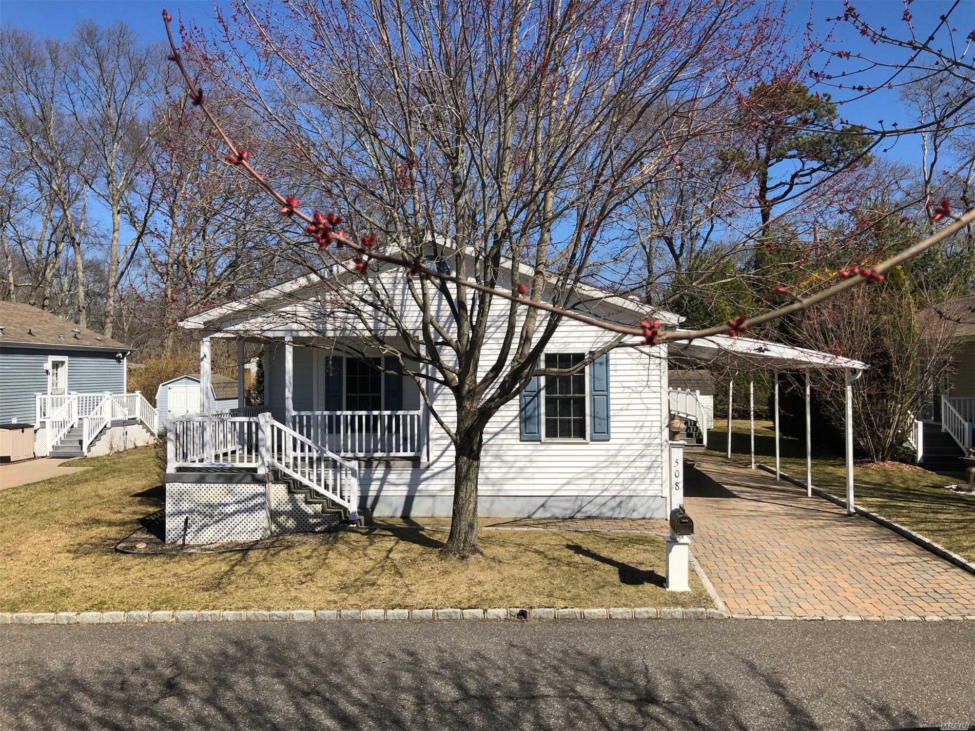 #1 photo, 1661-508 Old Country Road, Riverhead , NY 11901