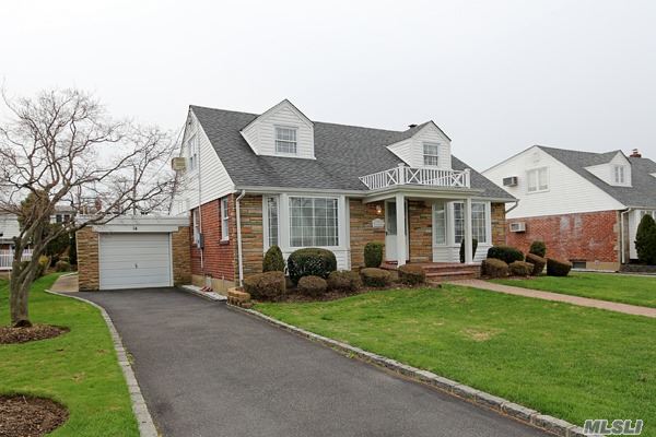 #1 photo, 14 Cromwell Rd, নাসাউ কাউন্টি Carle Place , NY 11514