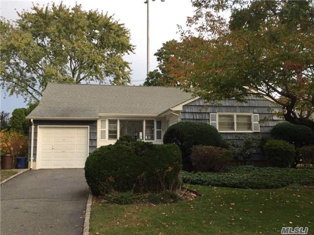 #1 photo, 29 Clearland Ave, নাসাউ কাউন্টি Carle Place , NY 11514