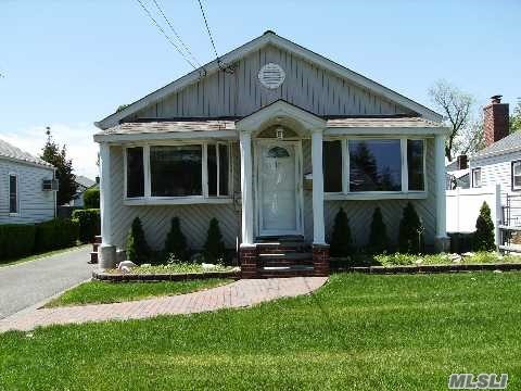 #1 photo, 17 Rockaway Avenue, Westbury , NY 11590