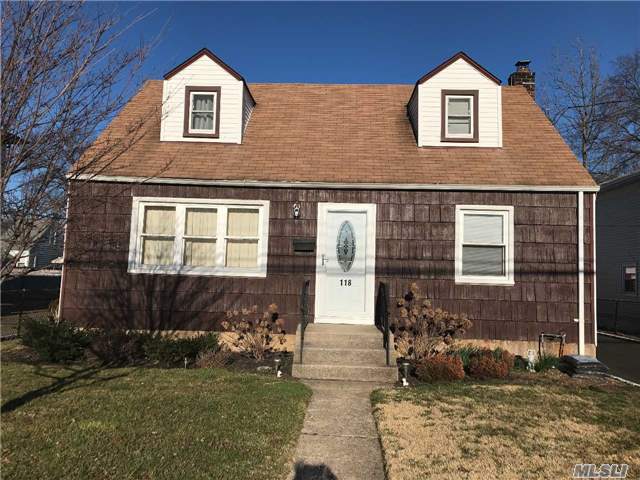 #1 photo, 118 Manhattan Avenue, 롱 아일랜드 Westbury , Ny 11590