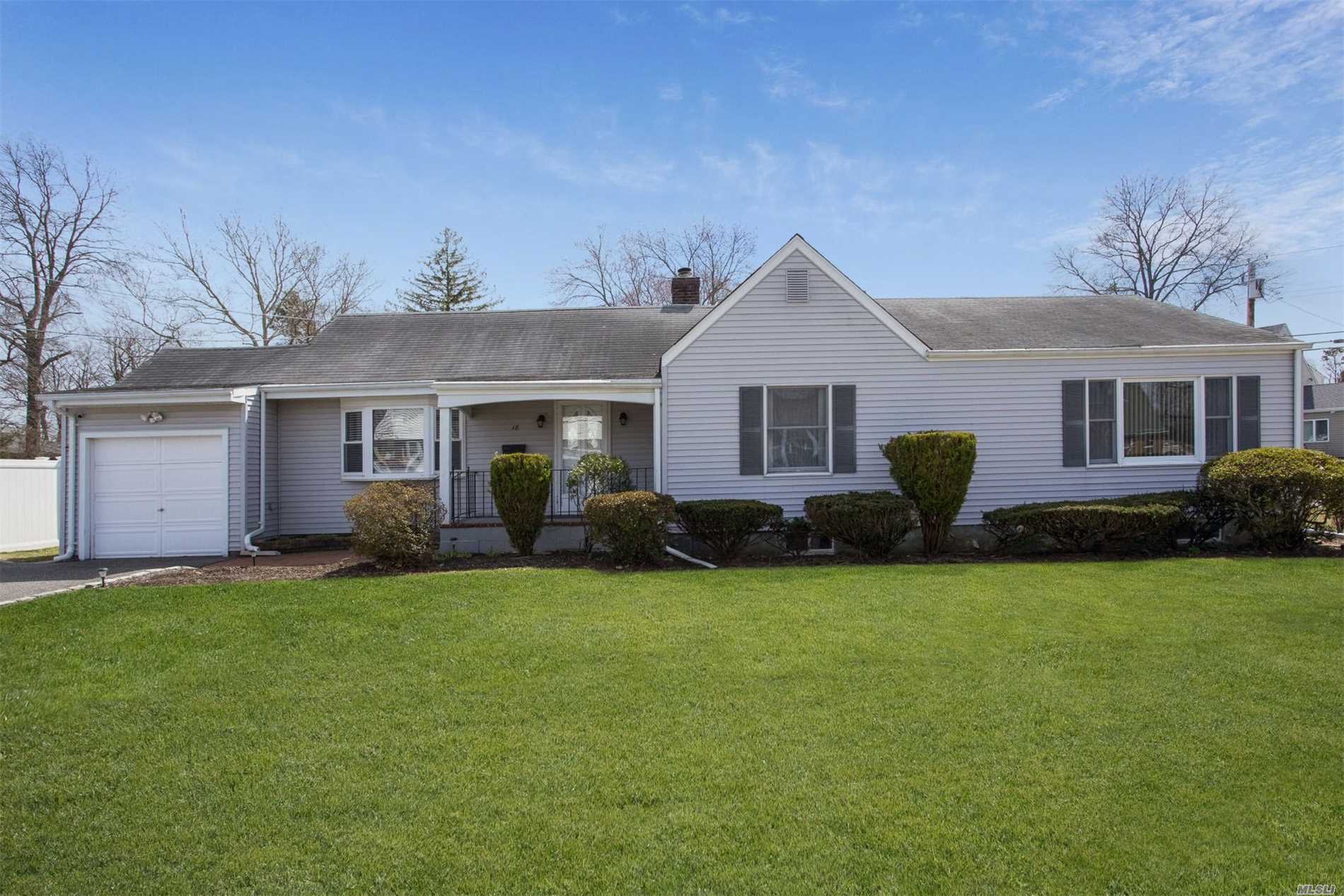 #1 photo, 18 Boston Place, South Huntington , NY 11746