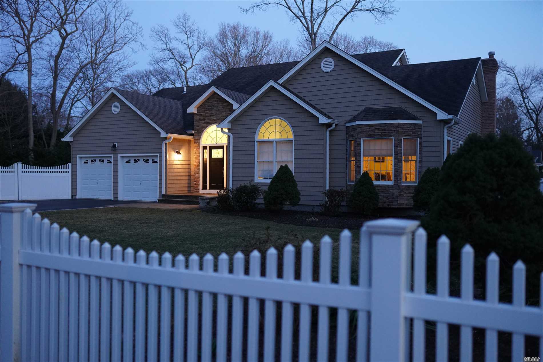 #1 photo, 30 Heide Court, 东长岛 圣占士 Saint James , NY 11780