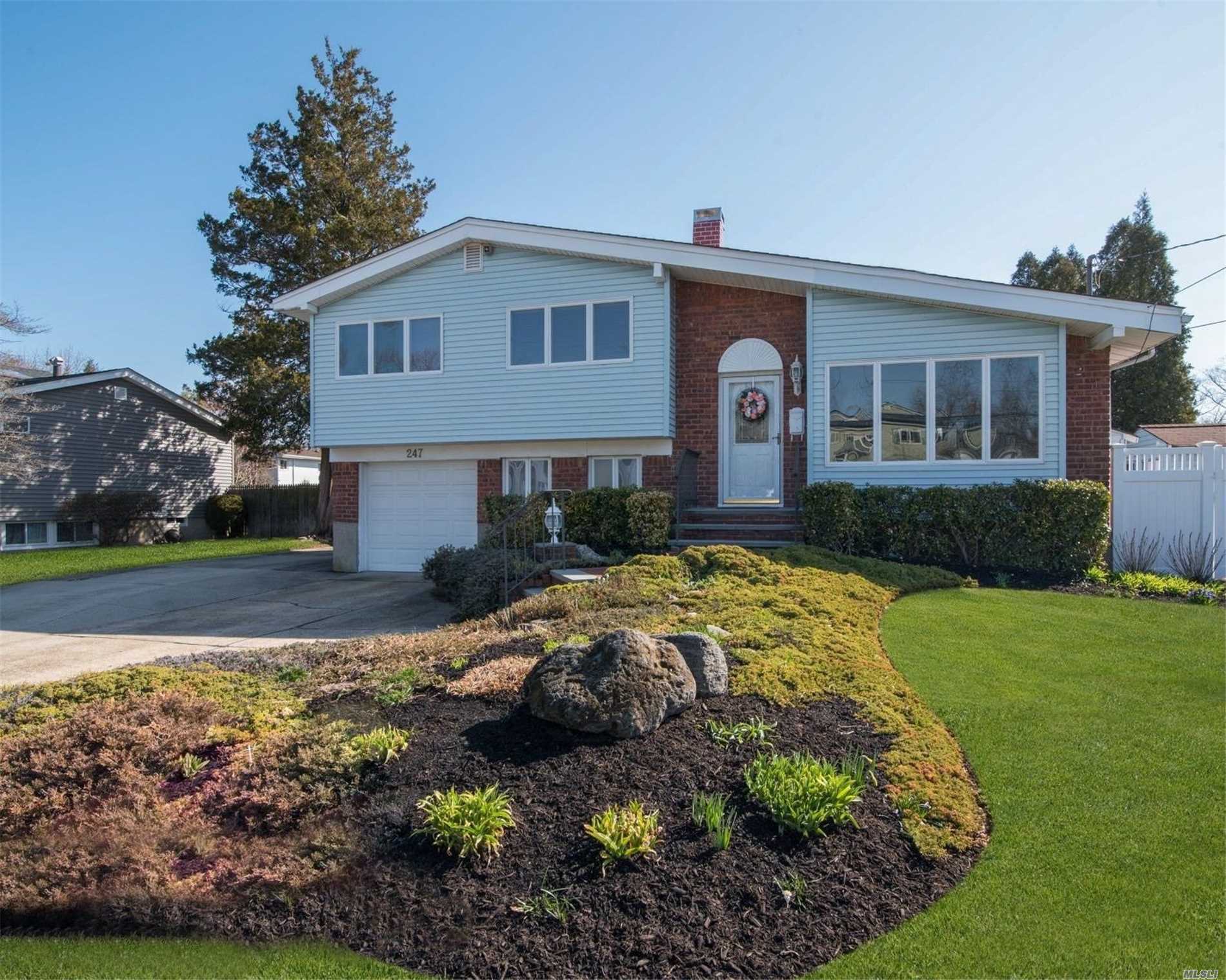 #1 photo, 247 W 22nd Street, Deer Park , NY 11729