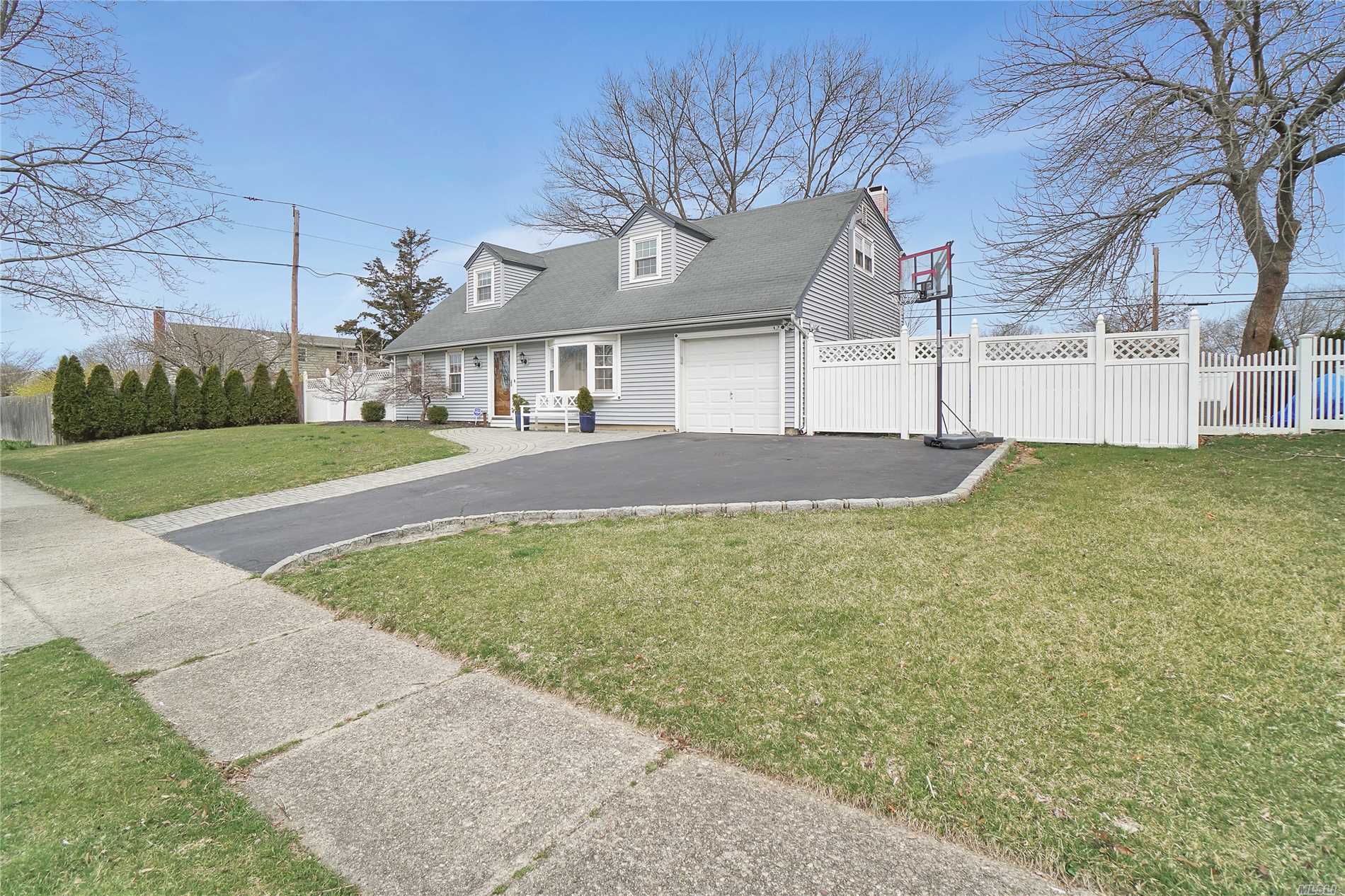 #1 photo, 59 Morton Street, सफ़ोक काउंटी Port Jefferson Station , NY 11776