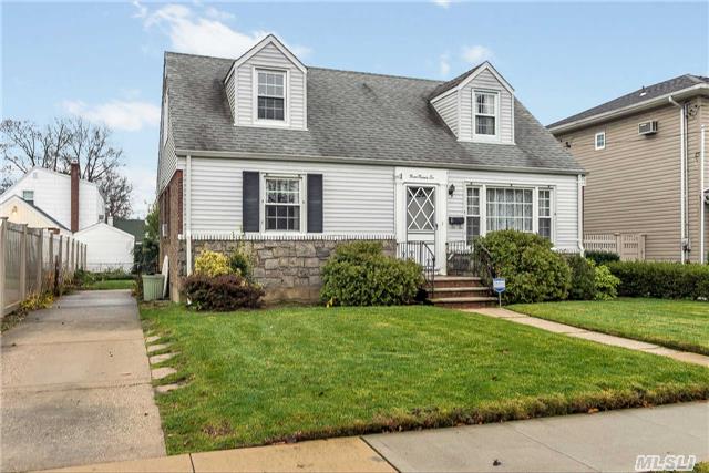 #1 photo, 326 S Roxbury Road, Garden City South , NY 11530