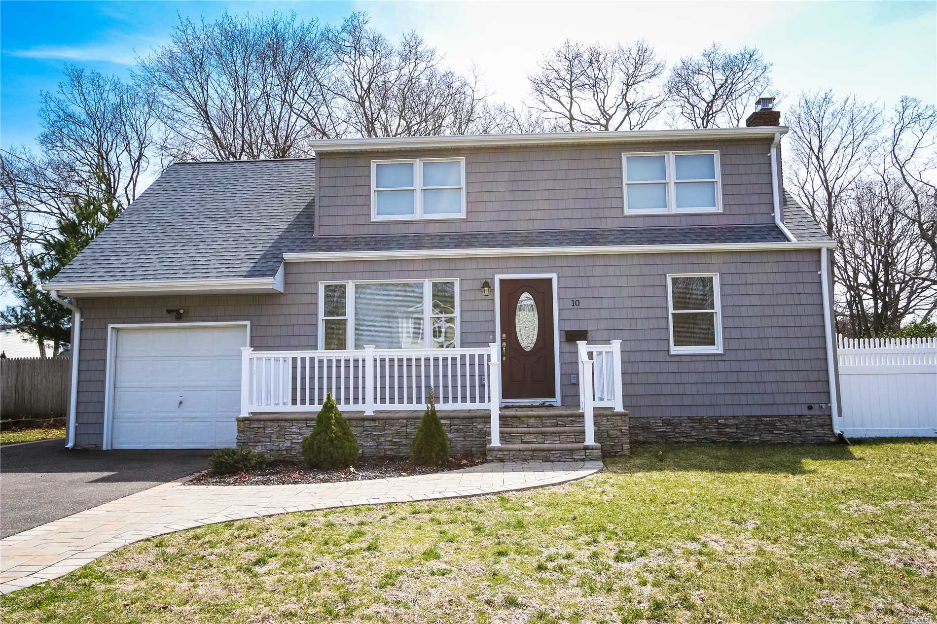 #1 photo, 10 Elaine Drive, Sayville , NY 11782