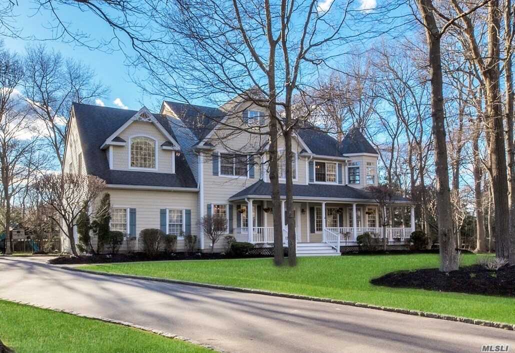 #1 photo, 138 Old Broadway Avenue, सफ़ोक काउंटी Sayville , NY 11782