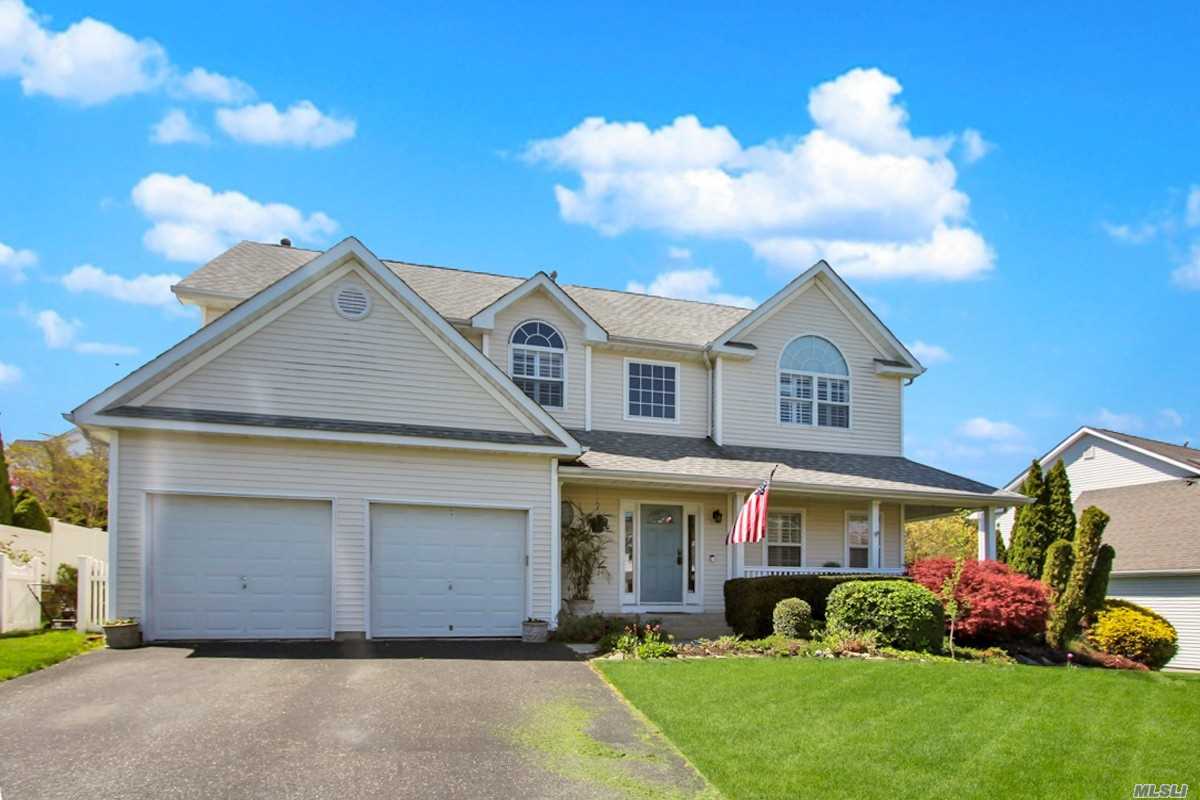 #1 photo, 64 Beechwood Drive, サフォーク郡 Manorville , NY 11949