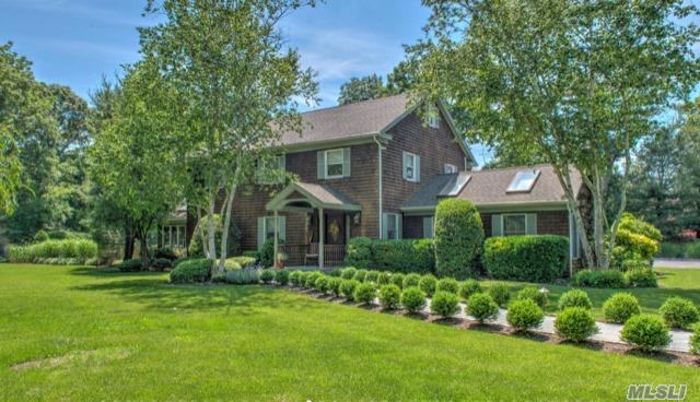 #1 photo, 88 Old Broadway Avenue, Sayville , NY 11782