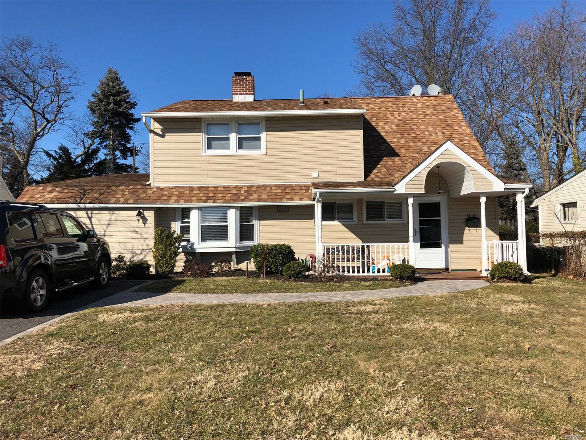 #1 photo, 99 Hearth Lane, ناسو Westbury , NY 11590